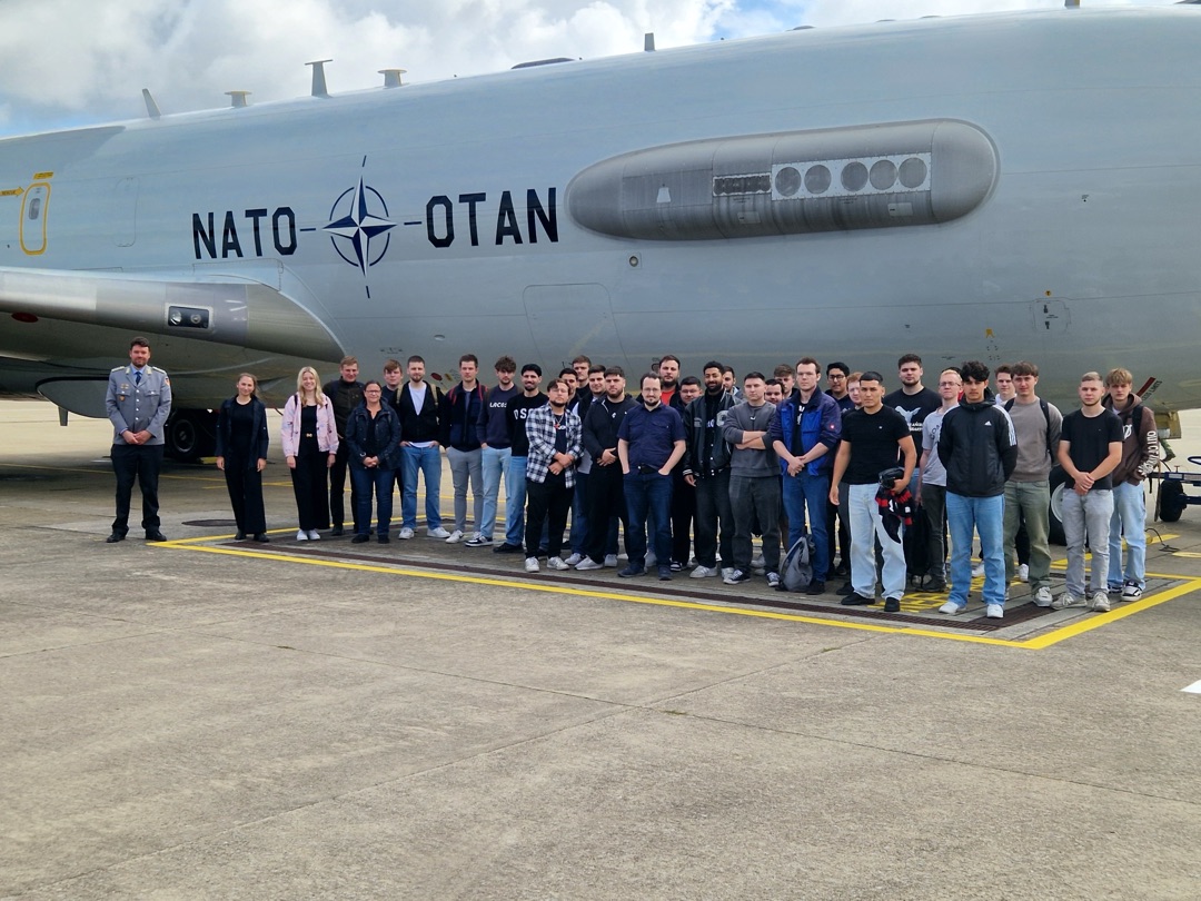 Erkundung der NATO-Airbase in Geilenkirchen